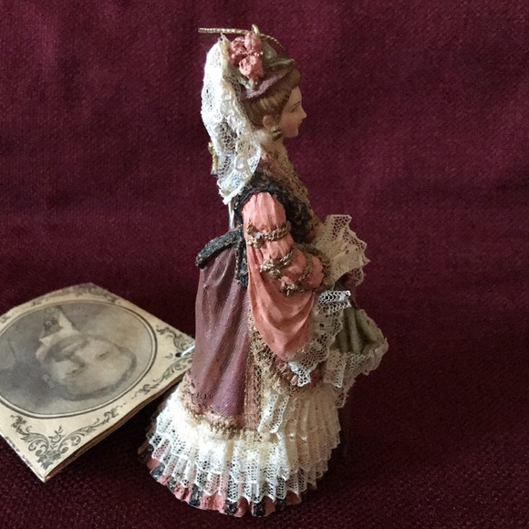 💥SALE 2/$30💥 Vintage Ornament Louis Nichole Victorian Figurine - Picture 8 of 8
